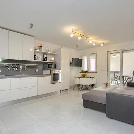 S Pogledom Na Apartman Medulin