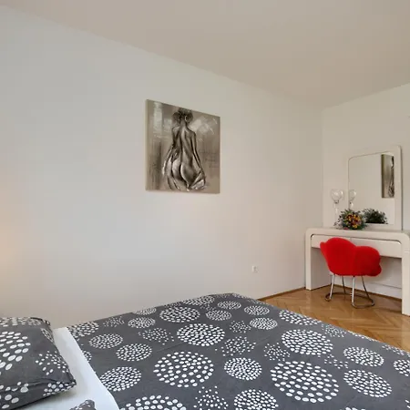 S Pogledom Na Apartman *
