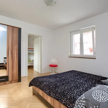Apartman S Pogledom Na